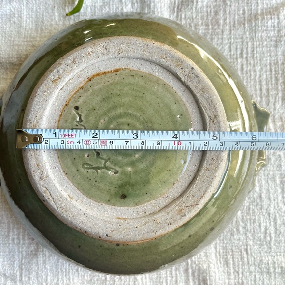 Handmade Studio Art, Tureen Style in Green, Signed, under 5” Tall - Picture 11 of 16